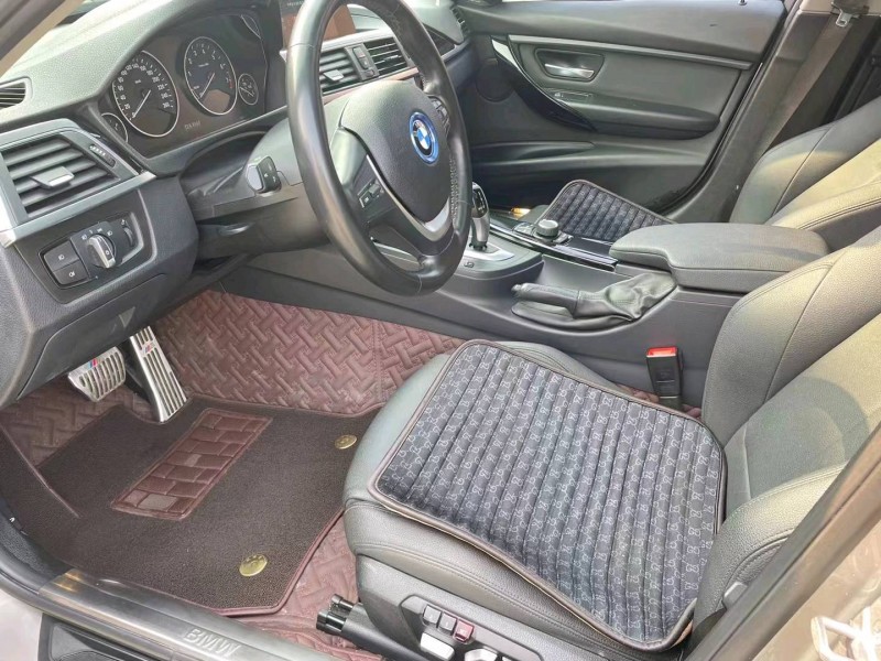 北京18年宝马3系8