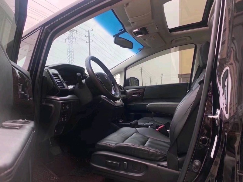 宜昌20年本田艾力绅2