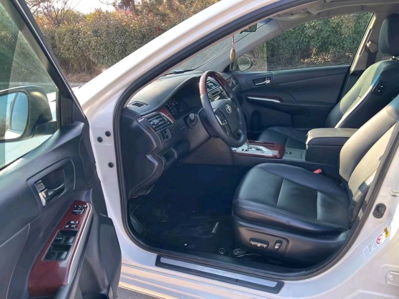 济南14年丰田凯美瑞5