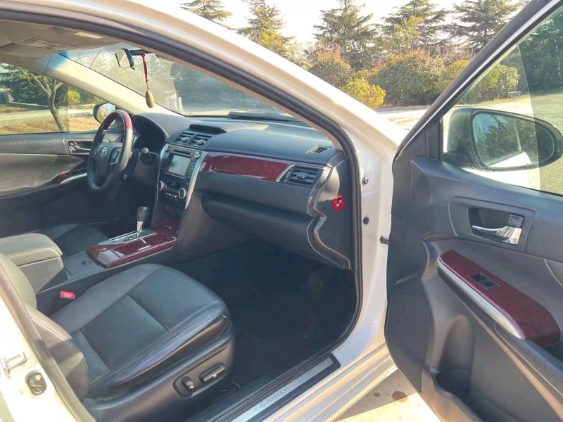 济南14年丰田凯美瑞4