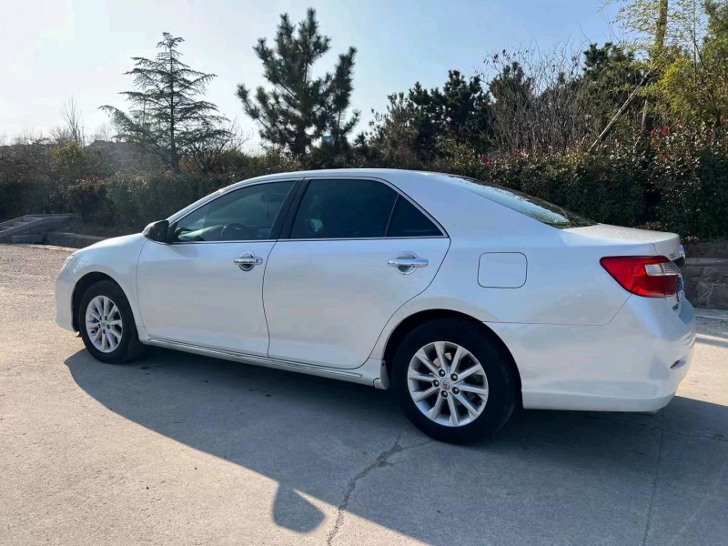 济南14年丰田凯美瑞2