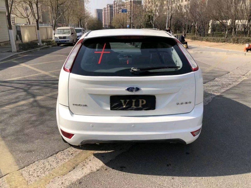 枣庄14年福特福克斯1