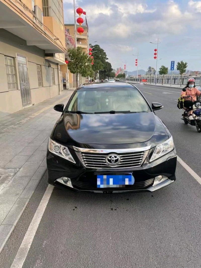 济南12年丰田凯美瑞6