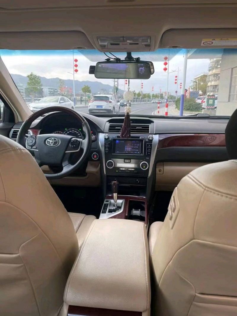 济南12年丰田凯美瑞4