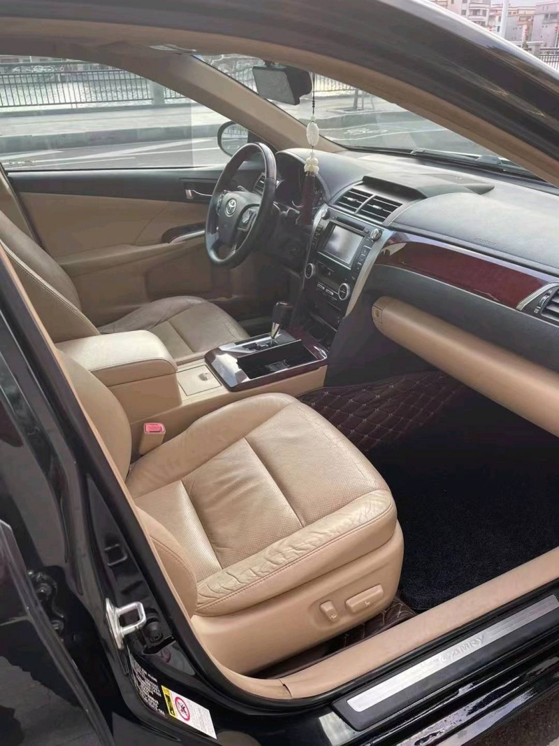 济南12年丰田凯美瑞3