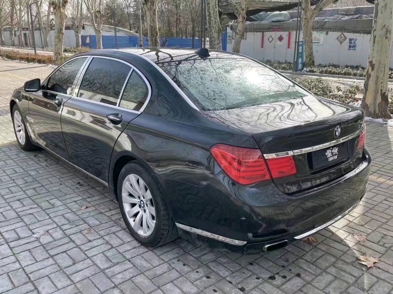 济宁11年宝马7系7