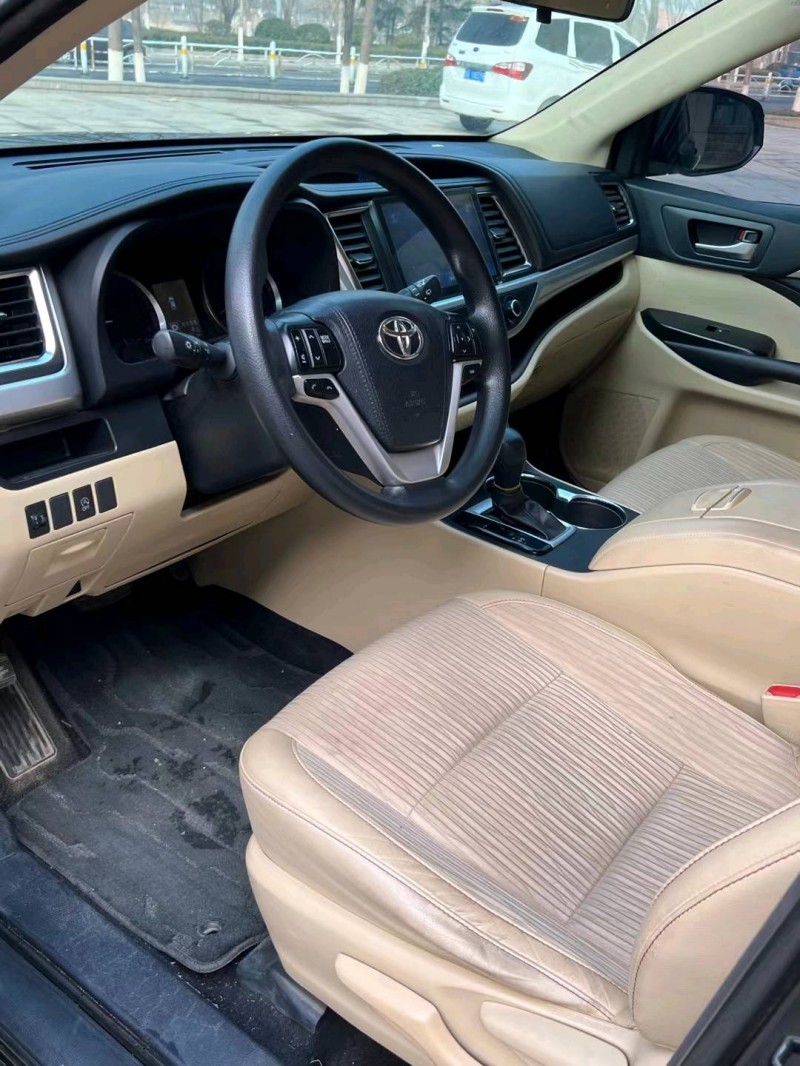 北京18年丰田汉兰达6