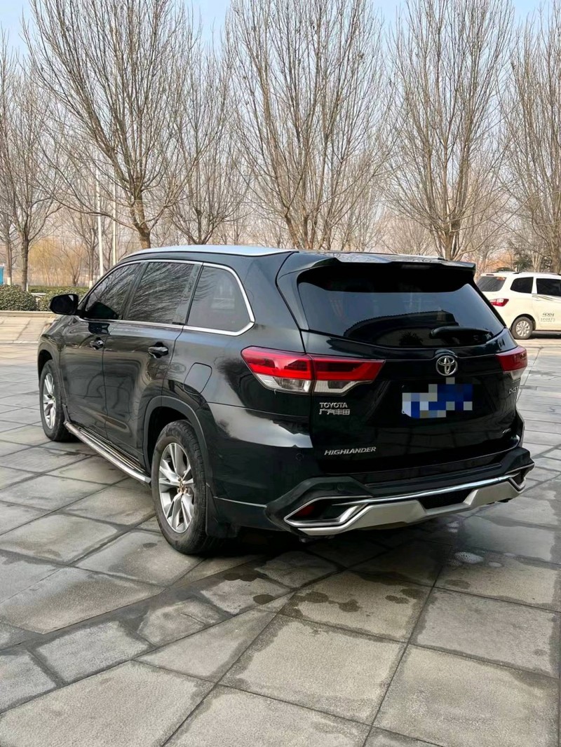 北京18年丰田汉兰达8