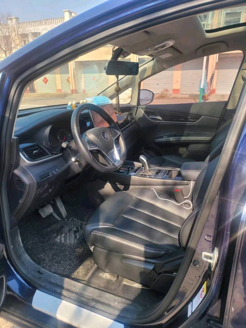 北京19年比亚迪宋MAX7