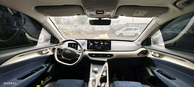 济南22年吉利几何7