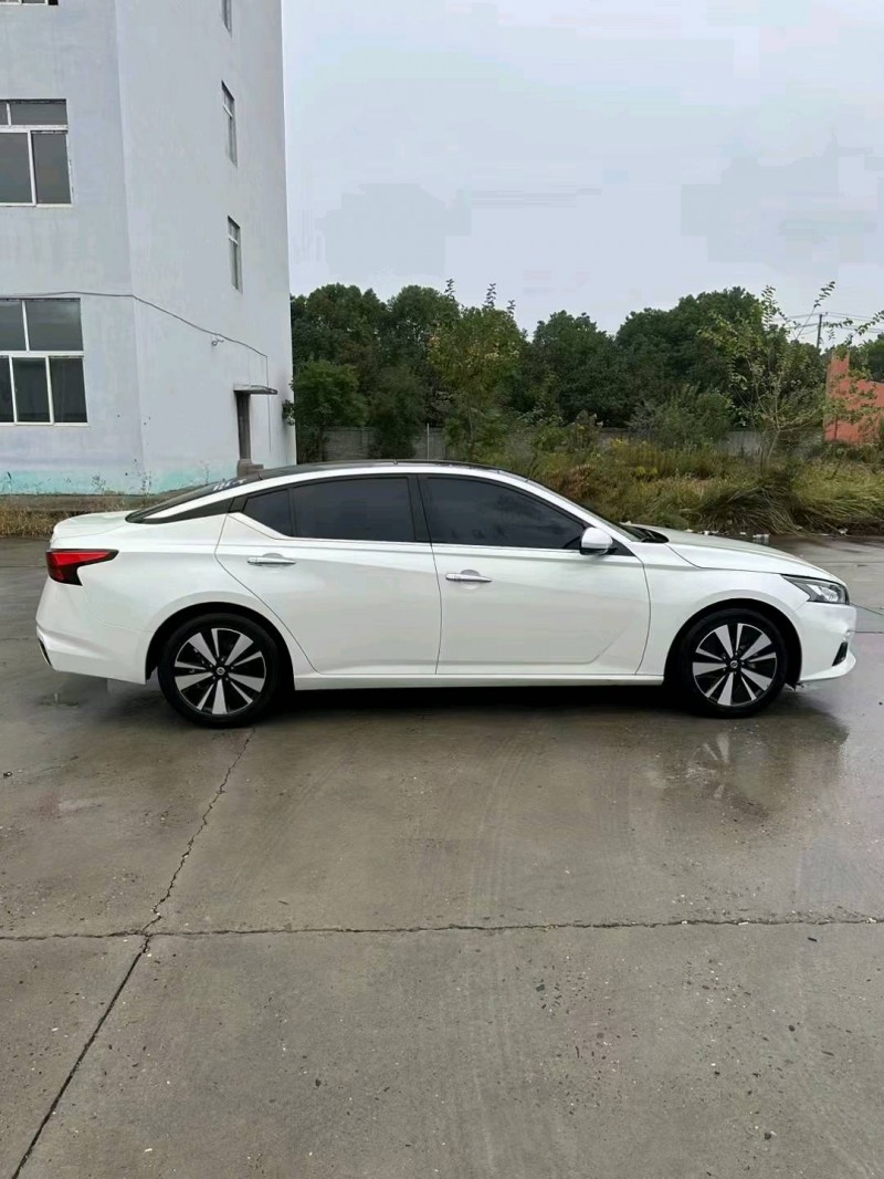 北京21年日产天籁3