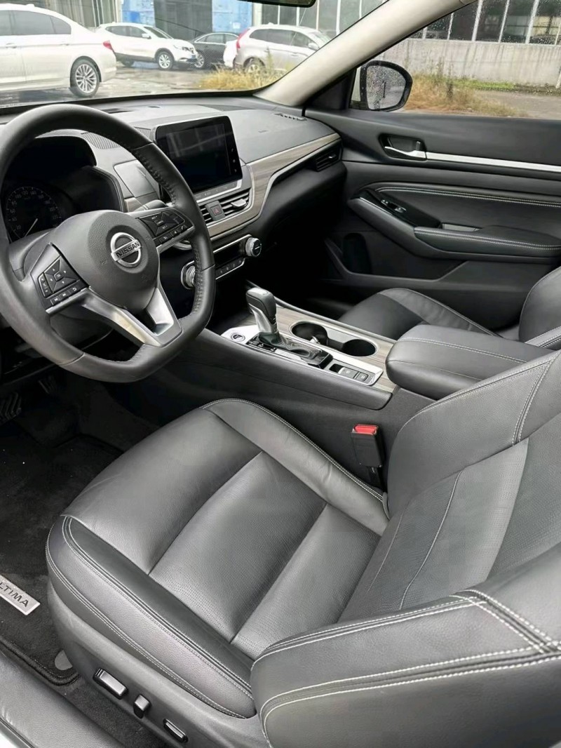 北京21年日产天籁4