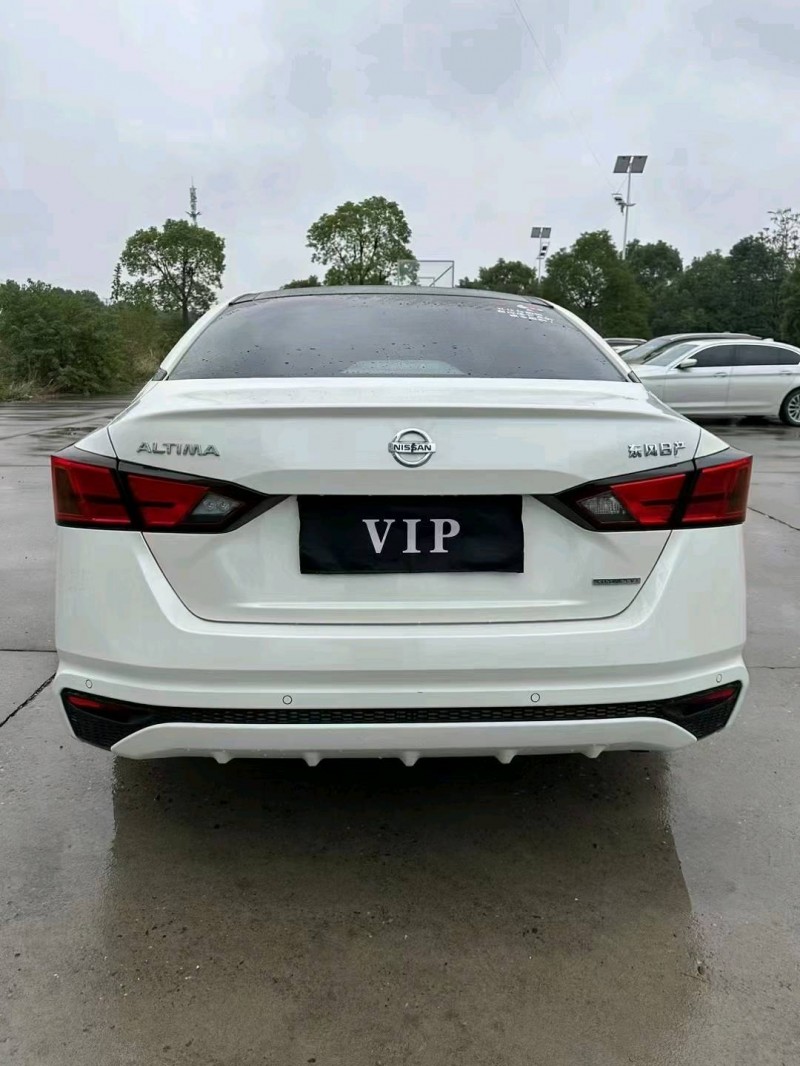 北京21年日产天籁8