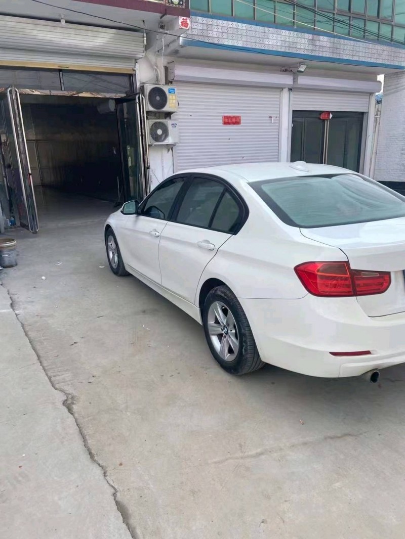 北京13年宝马3系8