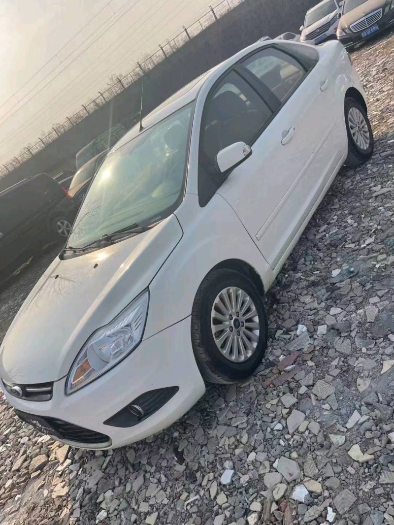 青岛18年福特福克斯3