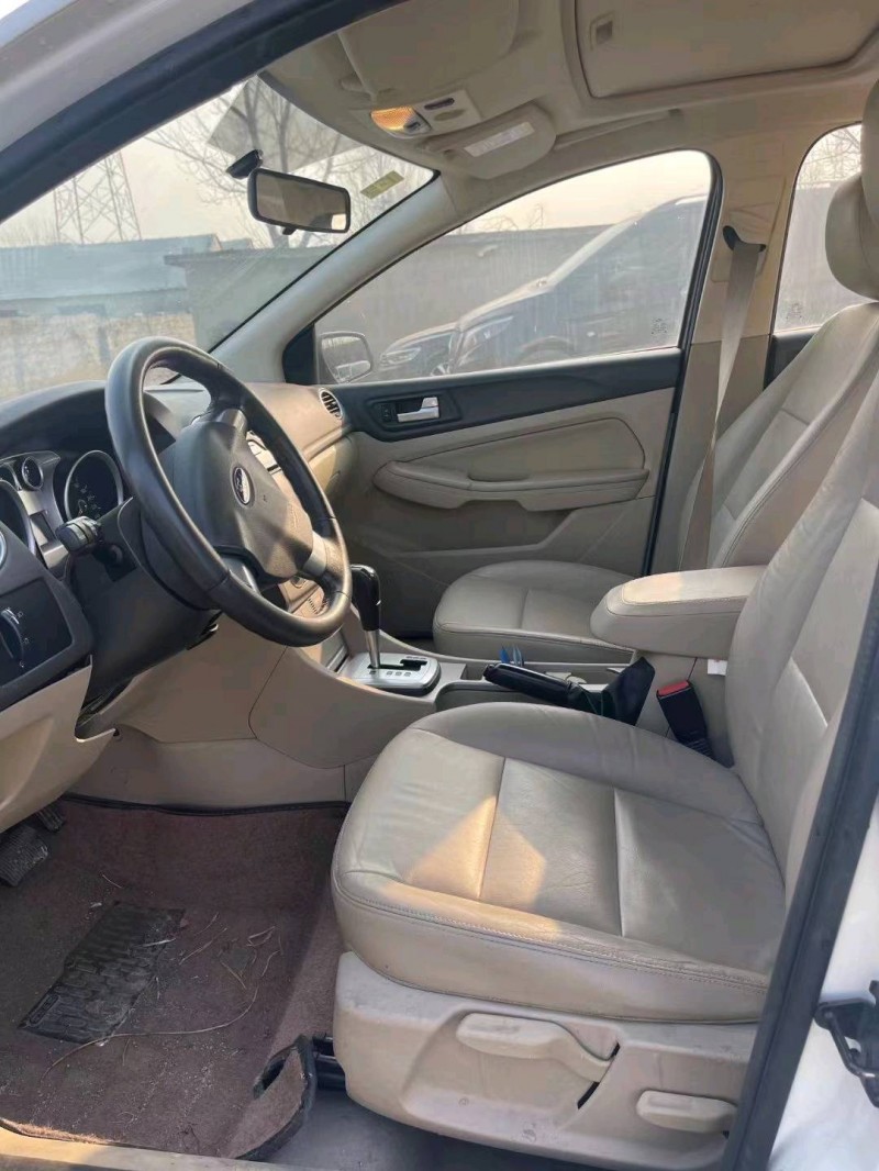 青岛18年福特福克斯5