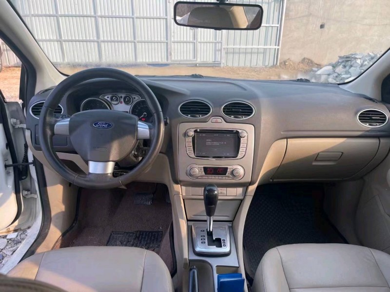 青岛18年福特福克斯6