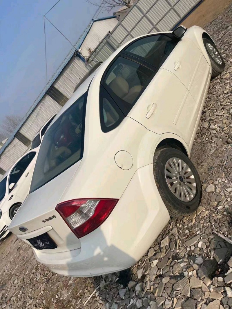 青岛18年福特福克斯7