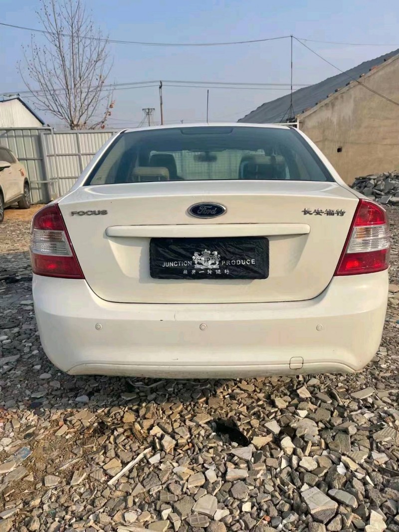 青岛18年福特福克斯9