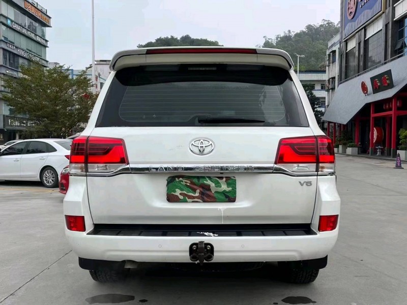 东莞17年丰田兰德酷路泽9