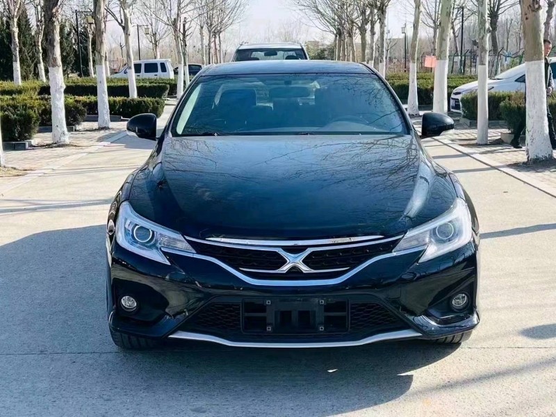 济南17年丰田锐志9