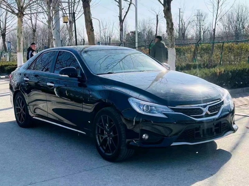 济南17年丰田锐志7