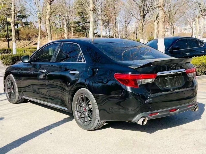 济南17年丰田锐志3