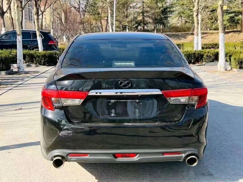 济南17年丰田锐志1