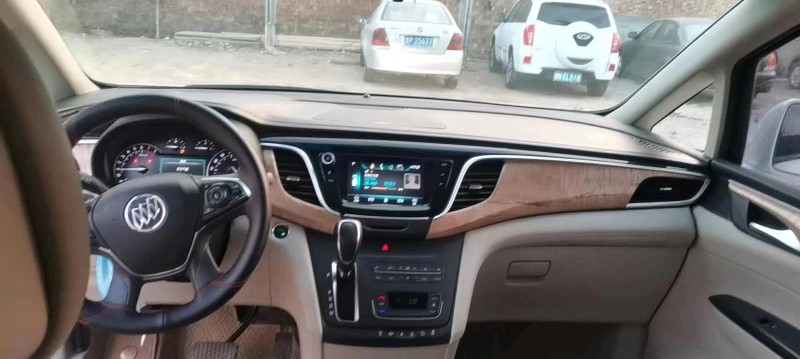 济南17年别克GL83