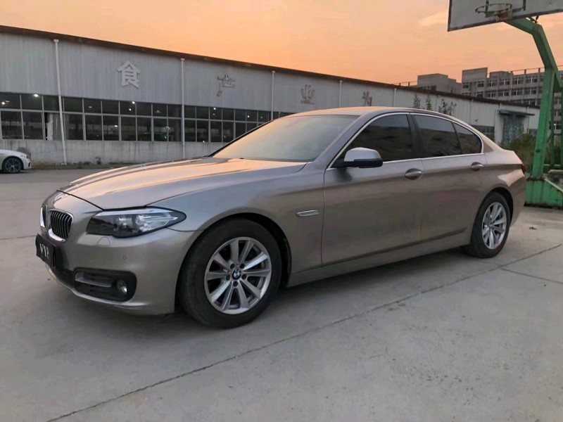 北京16年宝马5系3