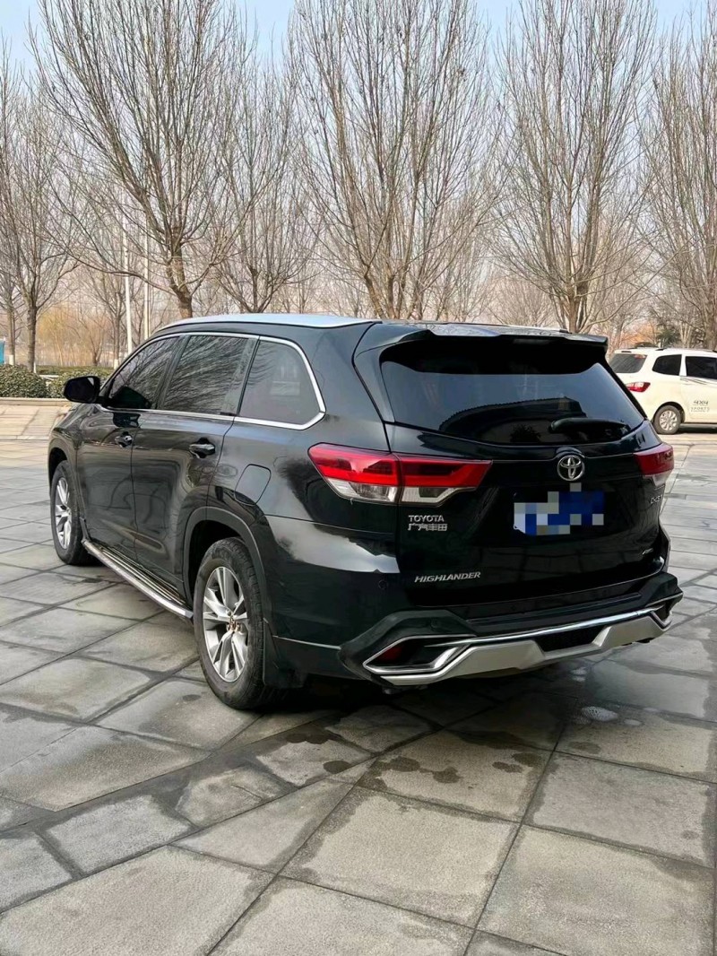 北京18年丰田汉兰达8