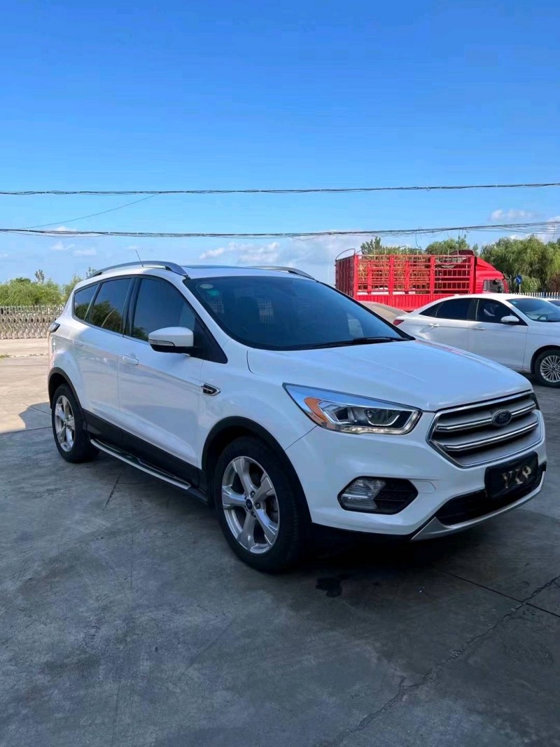 济宁17年福特翼虎8