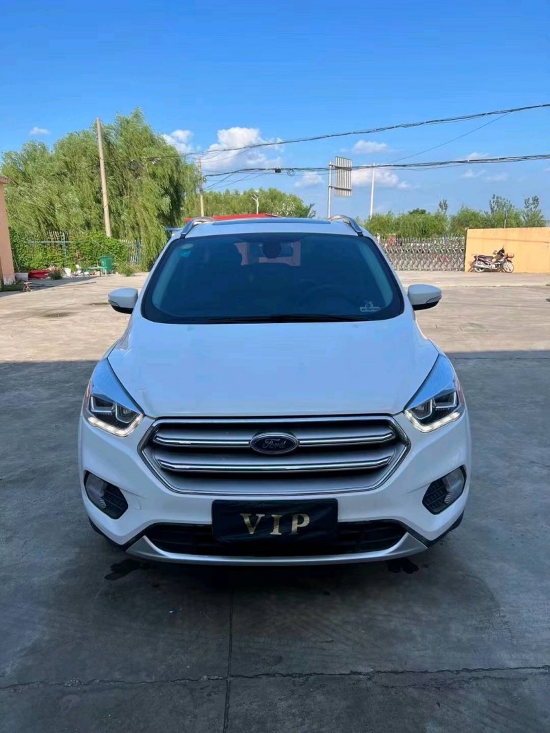 济宁17年福特翼虎9