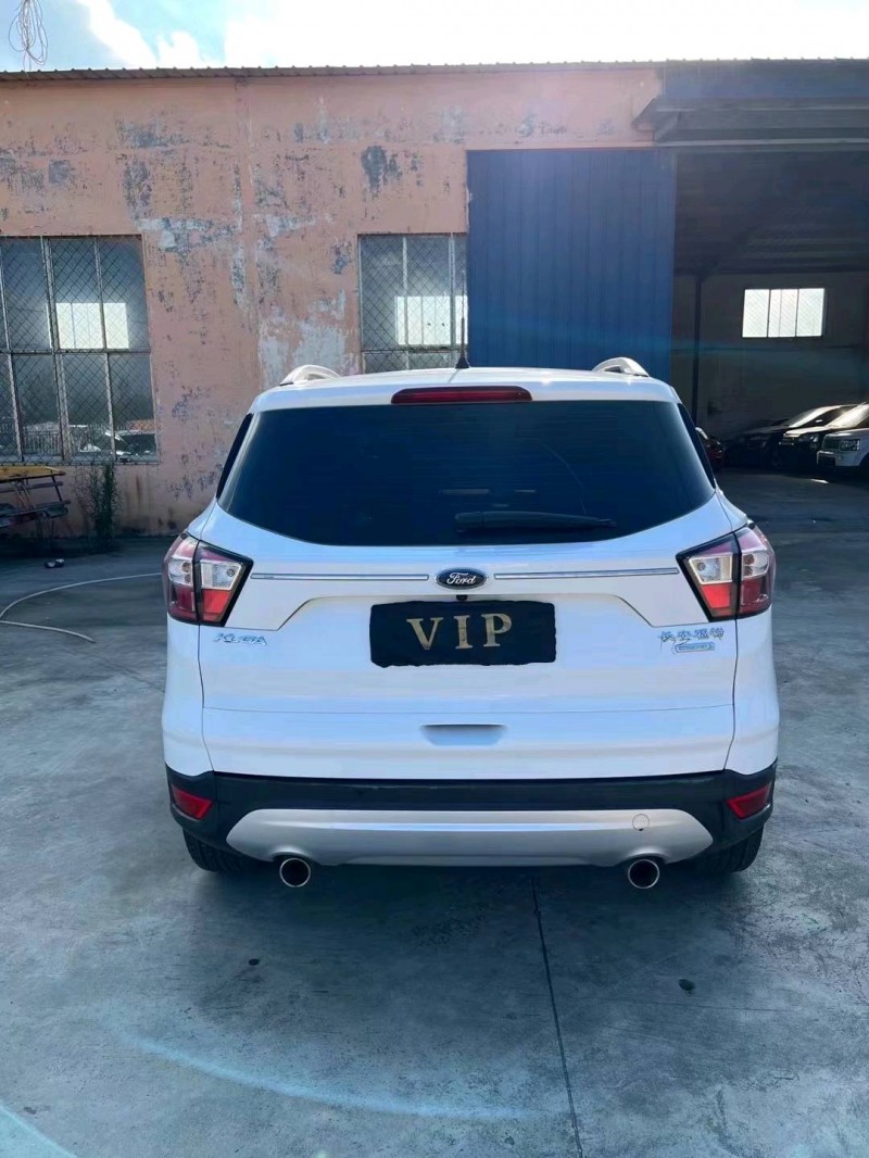 济宁17年福特翼虎1