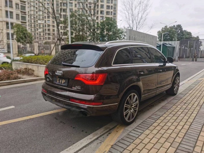 苏州12年奥迪Q78