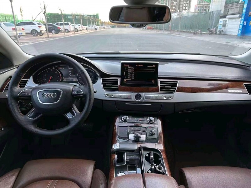 邯郸11年奥迪A8L4