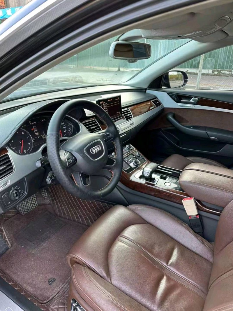 邯郸11年奥迪A8L2