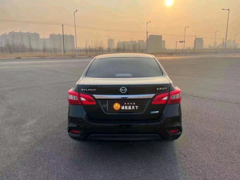 邯郸16年日产轩逸6