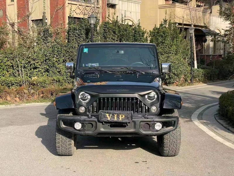 枣庄14年Jeep牧马人1