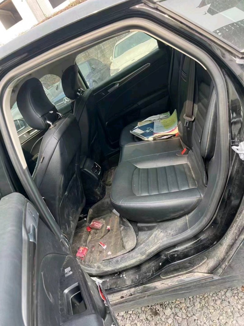 重庆20年福特蒙迪欧3