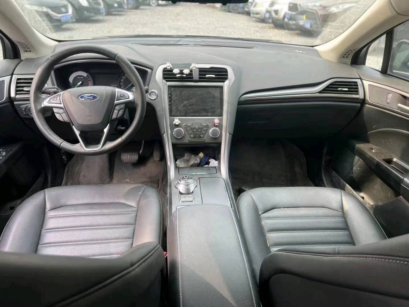 重庆20年福特蒙迪欧9