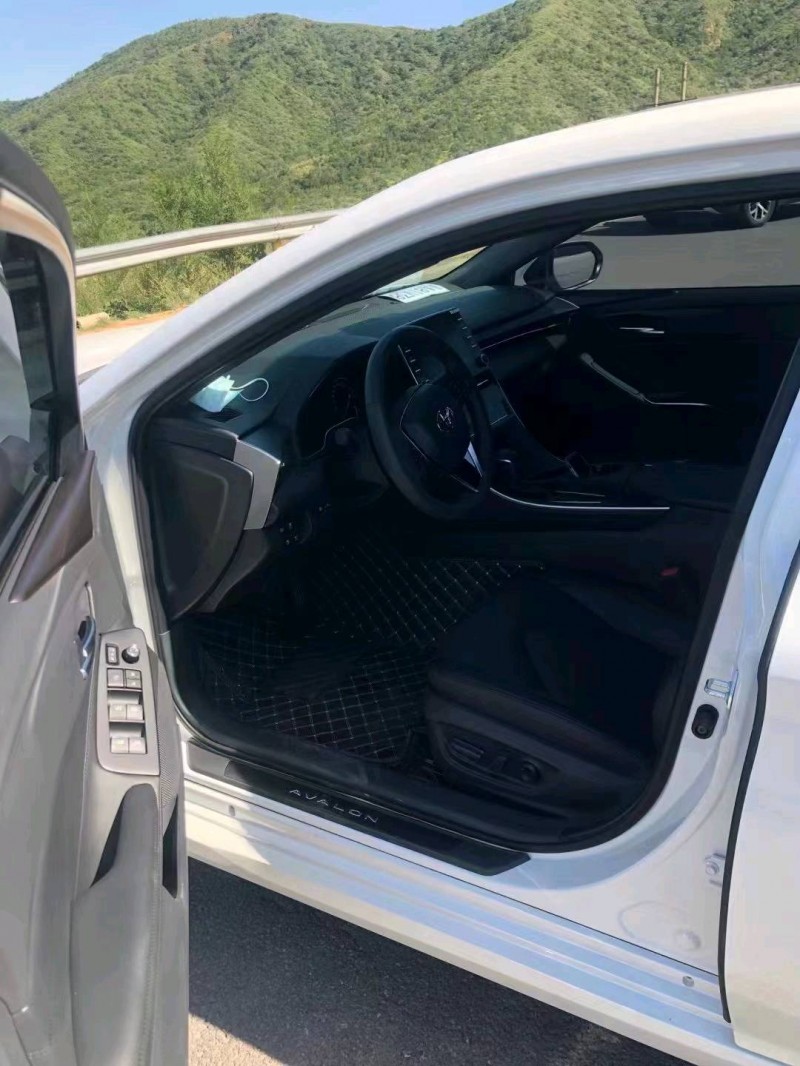 邯郸22年丰田亚洲龙7