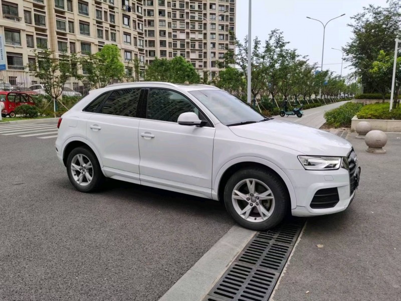 苏州17年奥迪Q38