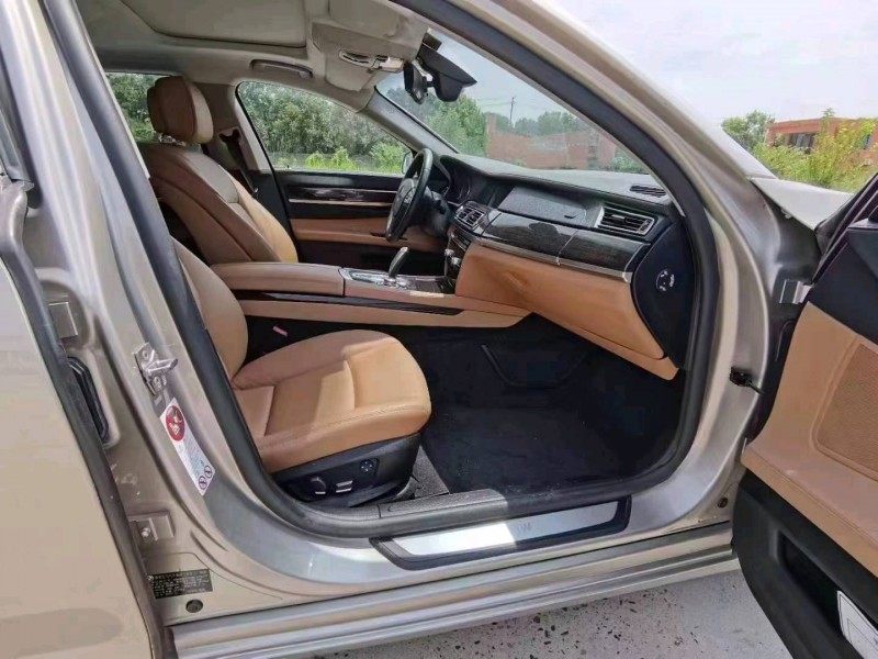 北京11年宝马7系7