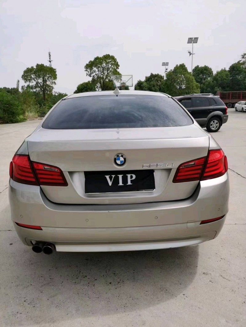 北京12年宝马5系9