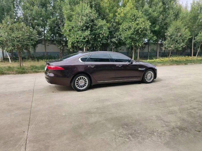 济宁18年捷豹XF8