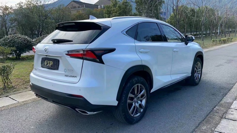 嘉兴15年雷克萨斯NX6