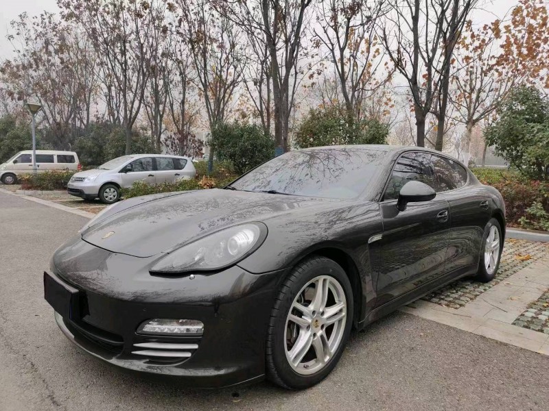 淮南12年保时捷帕拉梅拉9