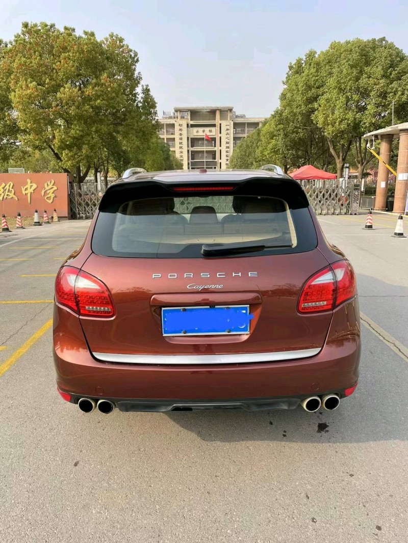 淮南13年保时捷卡宴2