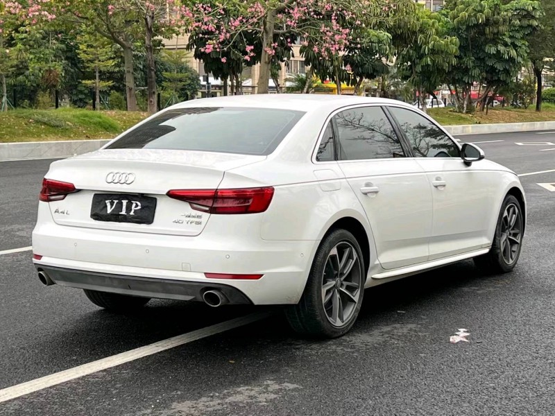 广州17年奥迪A4L8